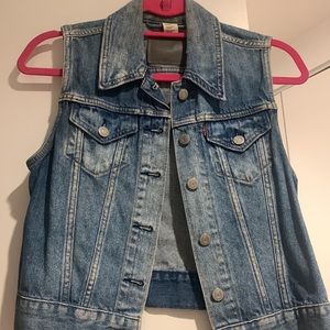 Levi’s denim vest